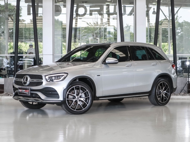 MERCEDES-BENZ GLC-CLASS W253 (ปี19-23) GLC 300e AMG Dynamic AT4WD. ปี 2021 ราคา 2,190,000.- (#59905QG1501)