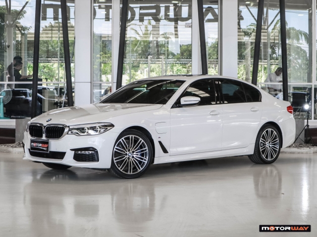 BMW SERIES 5 G30 (ปี17-21) 530e M-sport AT ปี 2019 ราคา 1,390,000.- (#59905RG3001)