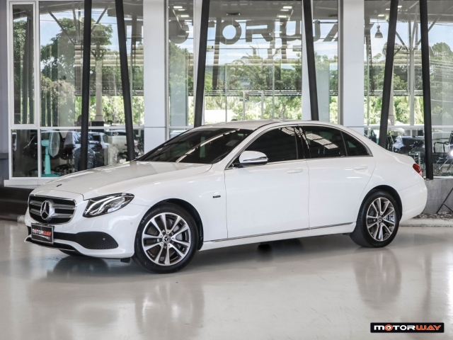 MERCEDES-BENZ E-CLASS W213 (ปี19-21) E 300e Avantgarde AT ปี 2020 ราคา 1,490,000.- (#59905RL2201)