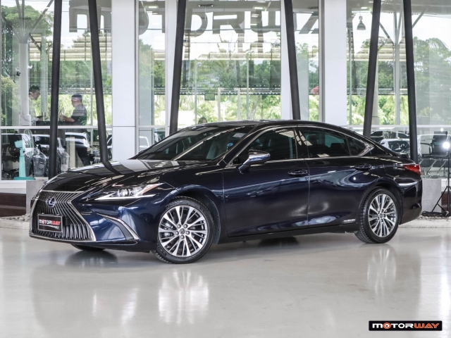 LEXUS ES 300h โฉมปี (18-ปัจจุบัน) Luxury AT ปี 2020 ราคา 1,990,000.- (#59905RM1101)